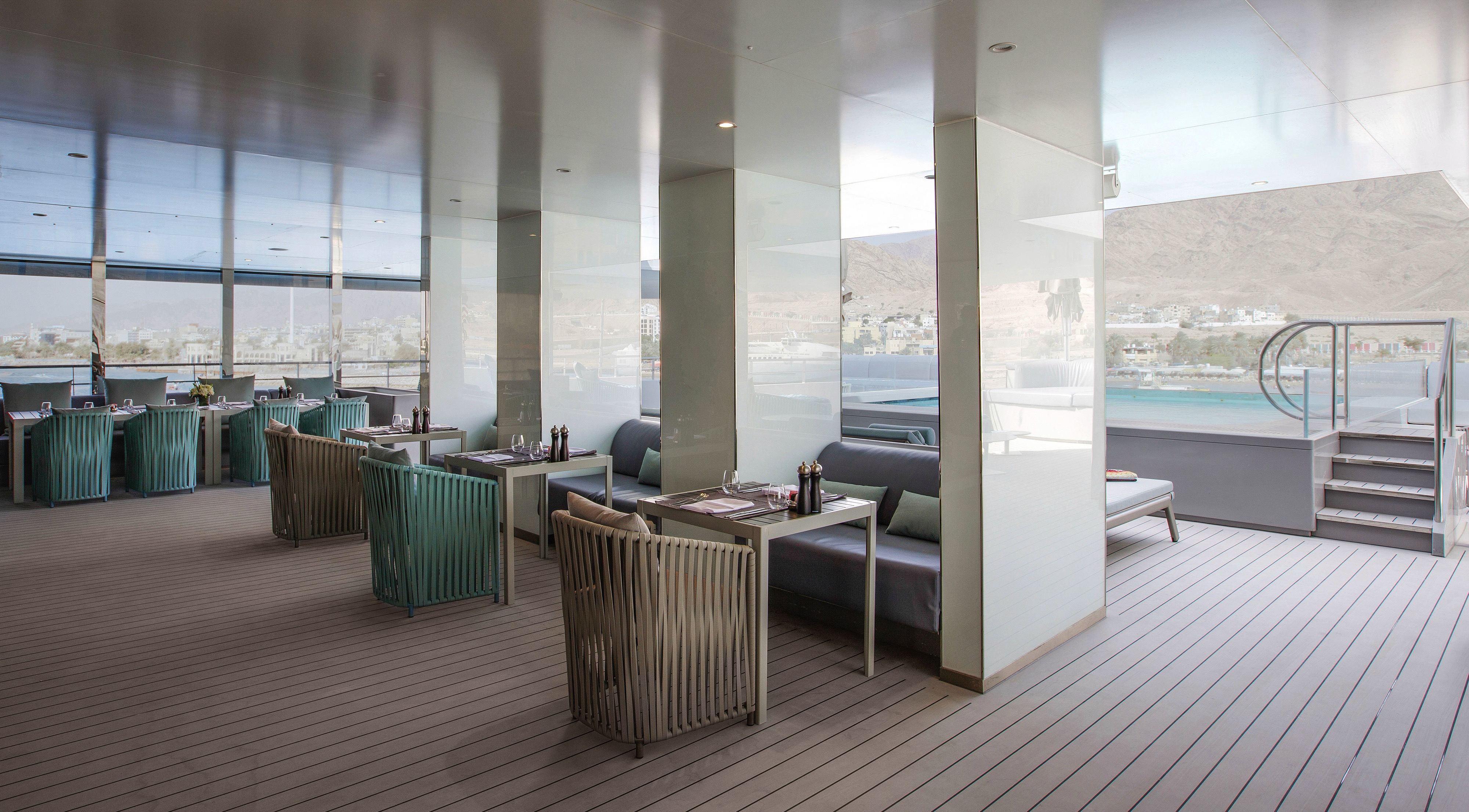 Emerald Sakara - Aqua Pool & Café